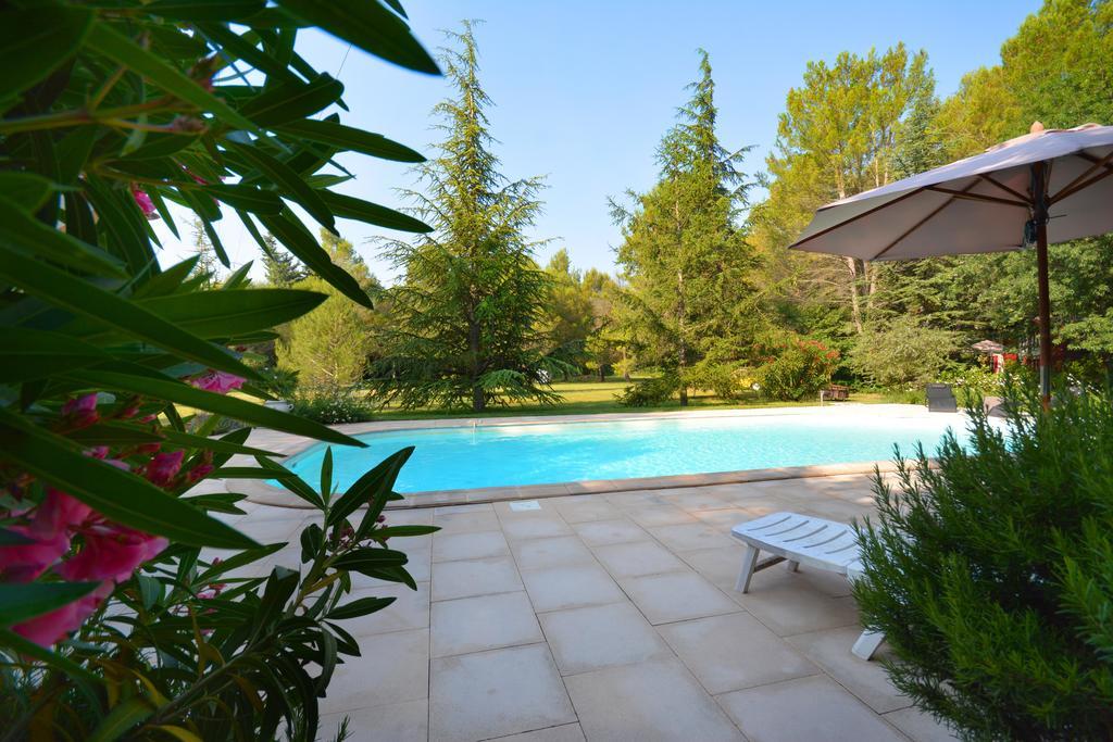 Le Mas De Trevouse Saint-Saturnin-lès-Avignon المظهر الخارجي الصورة
